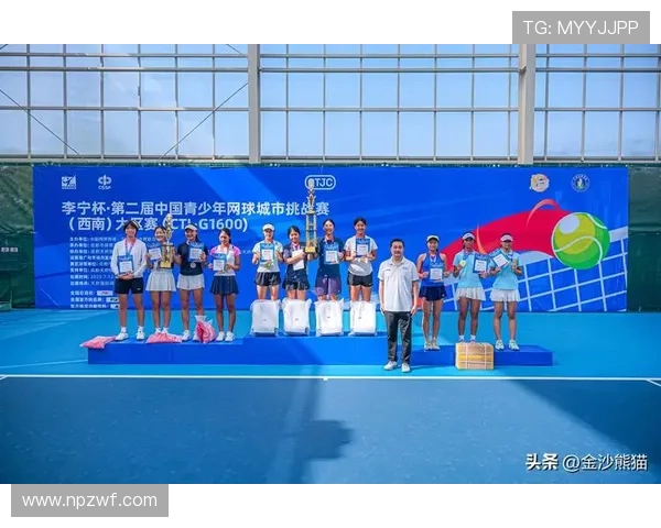 男子网球队崛起之路：从训练场到国际赛场的奋力拼搏与荣耀征程