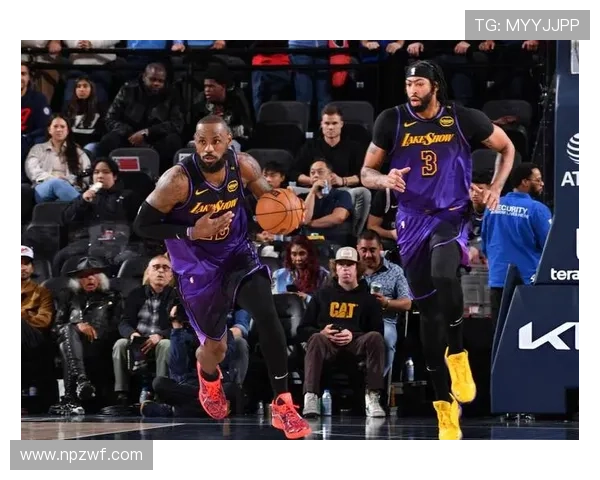 湖人逆转勇士 詹姆斯里程碑之夜引爆联盟关注与季后赛格局变化走向